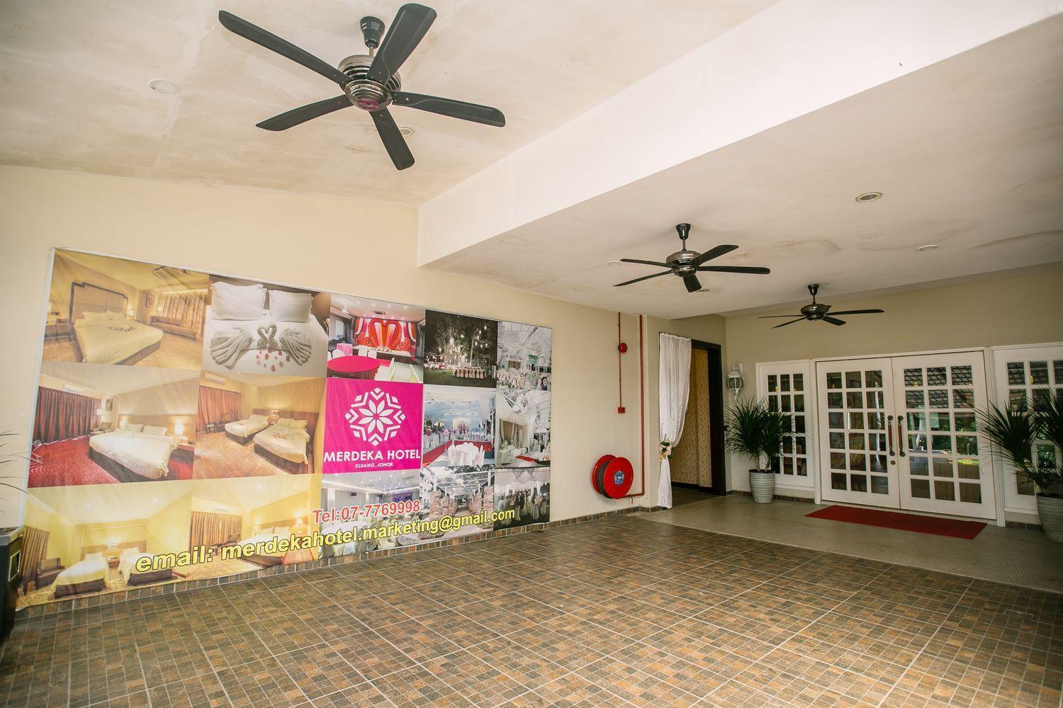 Merdeka Hotel Kluang Exterior foto
