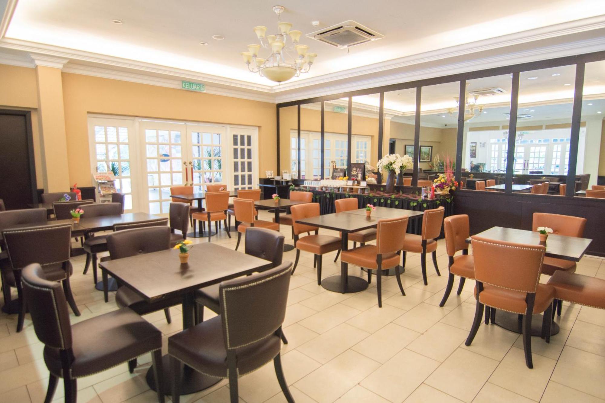 Merdeka Hotel Kluang Exterior foto