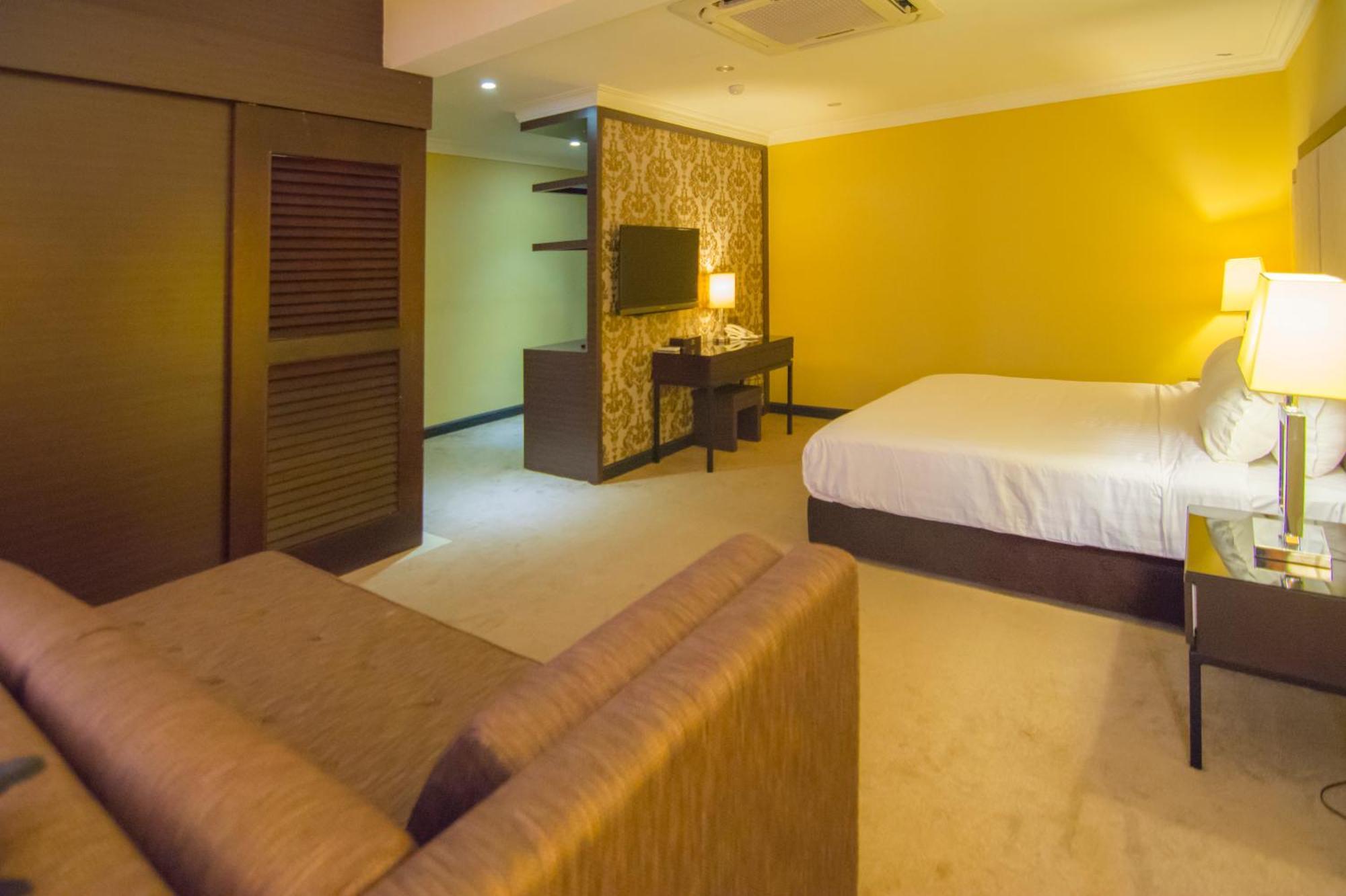 Merdeka Hotel Kluang Exterior foto